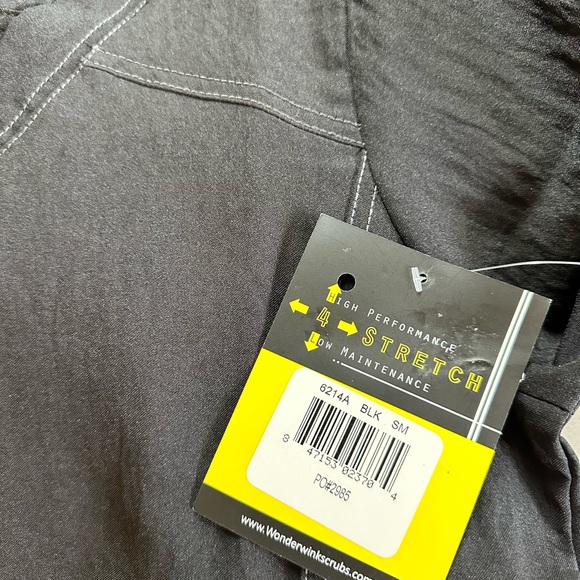 WonderWink 4 stretch vneck black scrub top item #6214A - Picture 4 of 6